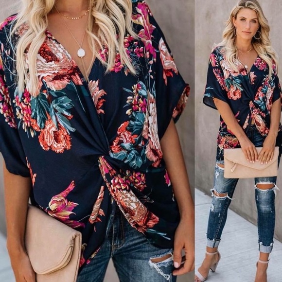 Tops - 👑Best seller 👑Cross your mind knot floral top